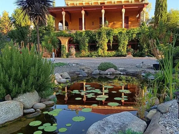 Belle maison d'hôtes avec 2 gites dans les Pyrénées-Orientales
