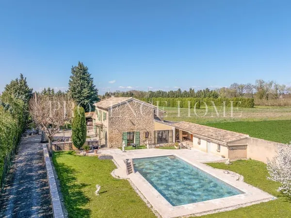 A Vendre Mas En Pierres Apparentes Avec Piscine Et Dependances A Cavaillon Proche De L'isle Sur Sorg