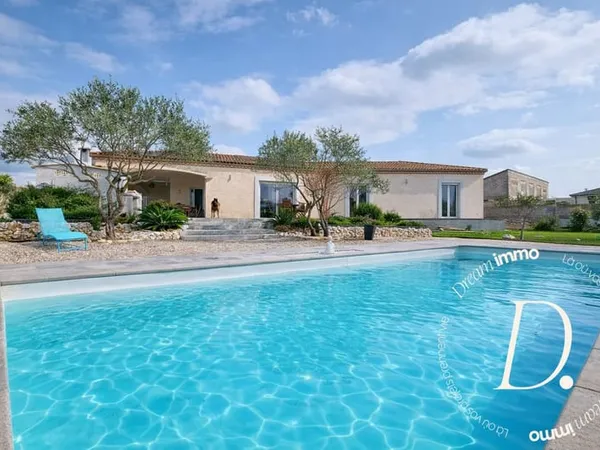 Villa avec piscine et vue