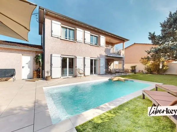 Maison individuelle familiale 6 pièces - Terrain de 500 m² avec piscine et terrain de pétanque - Gen