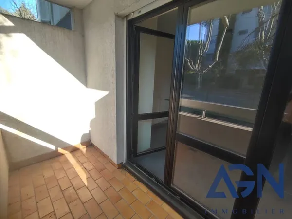 À Vendre : Studio De 20M² Avec Parking Proche Facultés À Mon