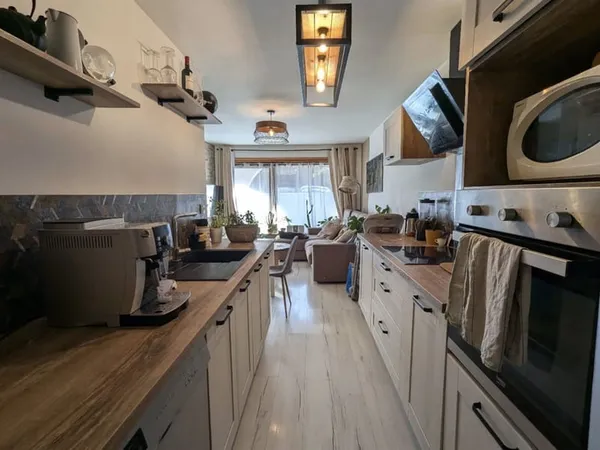 Appartement rénové de 2 chambres au rez-de-chaussée, Morillon