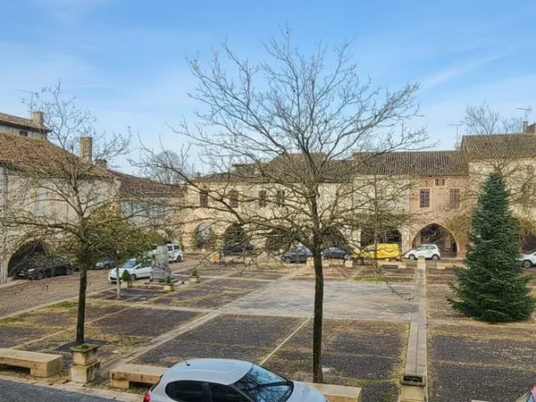 Bar - Restaurant avec logements - Emplacement central - Castelsagrat (82)