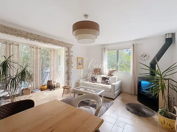 Appartement Rénové Proche Centre & Port En Rez De Chaussée À Vendre À Cavalaire Sur Mer - Golfe De S