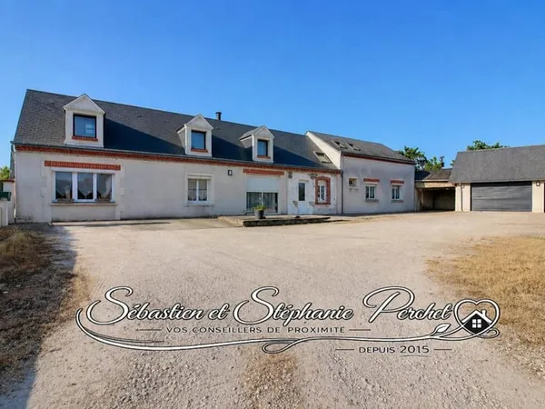 Longère de charme en cours de rénovation -157 m² - 6 chambres -Terrain de 1 388 m² - Grand garage de