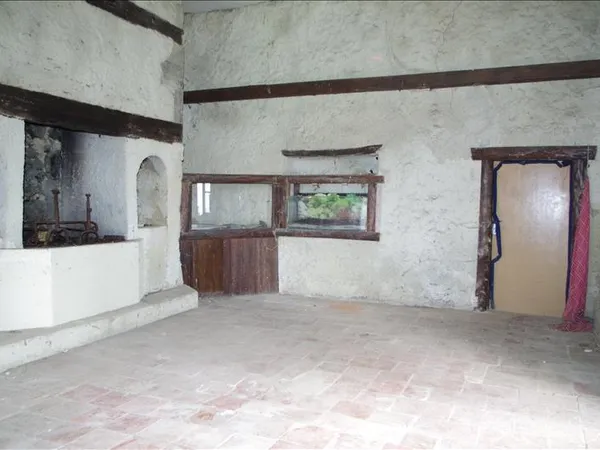 Ferme (tte) de 8 pièces principales