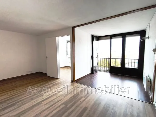 P2 cabine d''environ 34 m² avec loggia repoussée, en très bon