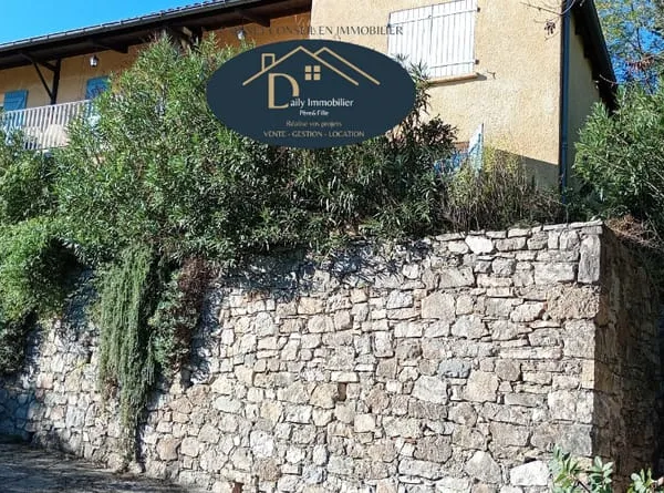 Agréable villa, au calme 160m2 sur jardin de 1255 m2 arbore