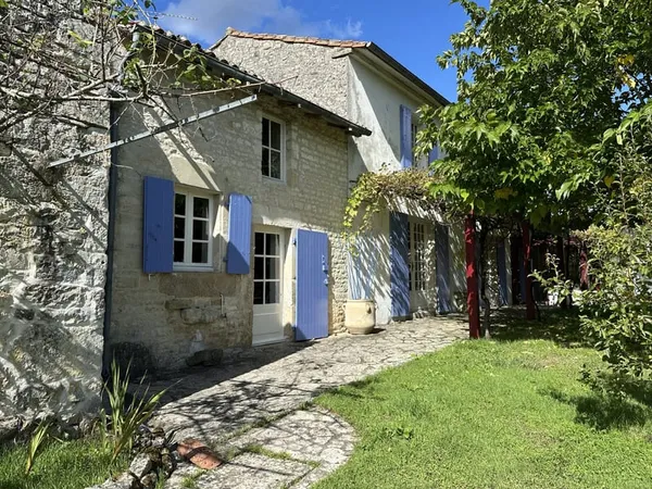 charmante maison de village avec atelier d'artiste