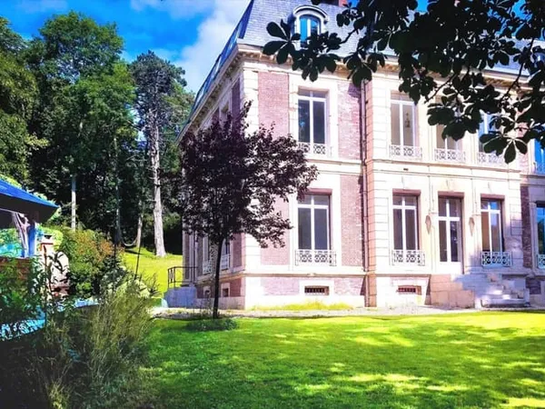 Magnifique Maison de Maître Napoléon III dans un petit villag...