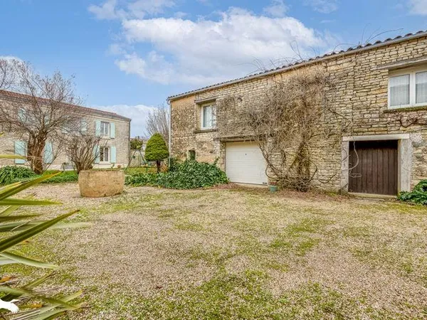 Maison en pierre de 6 pièces principales
