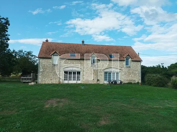 Propriété comprenant 2 maisons d'habitation pour un total de 2