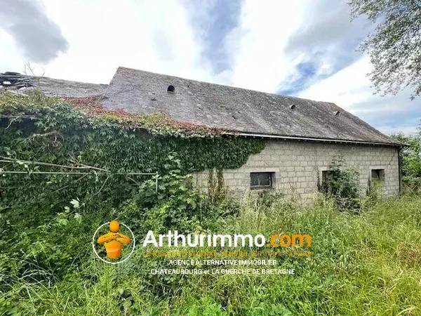 Maison en pierre avec étable entièrement à rénover!