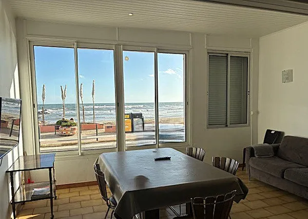 PALAVAS-LES-FLOTS: Appartement front de mer 67m2 rez-de-chaussée