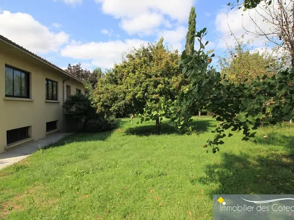 Villa traditionnelle sur sous-sol