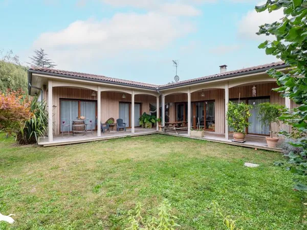 Contemporaine de 10 pièces principales