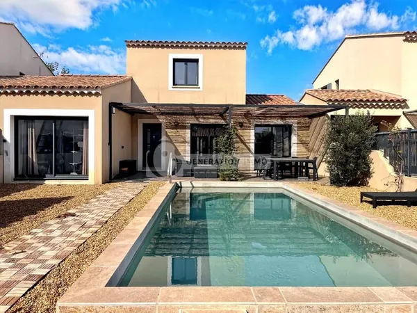 MAISON FAMILIALE - PARADOU