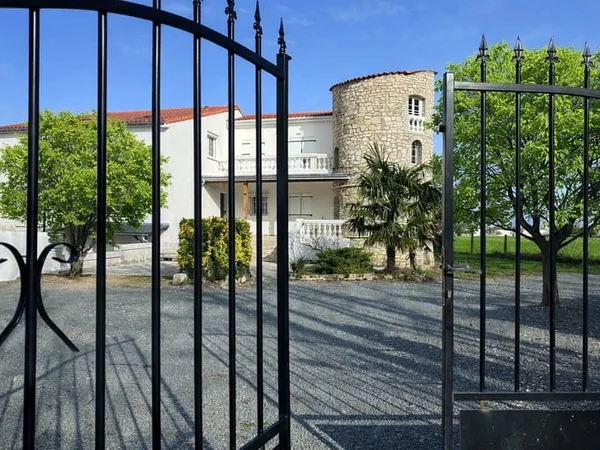 VAUX SUR MER - Appartement rénové de 92 m2 avec 3 chambres AU PRIX DE 234.150€ HAI