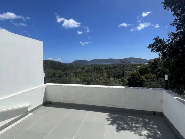 Appartement T2 + mezzanine , vue mer dégagée et montagne