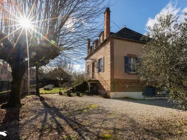Maison en pierre de 6 pièces principales