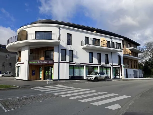 A VENDRE BUREAUX IMMEUBLE NEUF CENTRE VILLE PLOUGASTEL DAOULAS