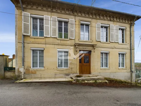 Maison de maître en proximité direct de fismes avec vue campagne