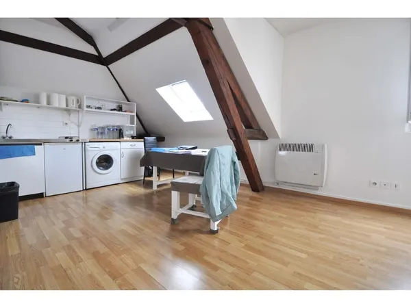 Studio lumineux proche centre de Sainte-Savine