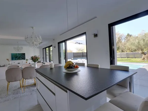 Maison Noyal Chatillon Sur Seiche 8 pièce(s) 147 m2