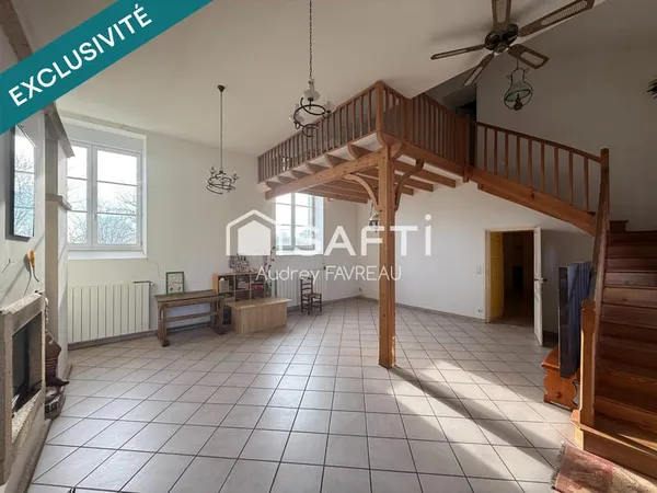 Ancienne école de 185m2, 4 chambres,jardin,garage