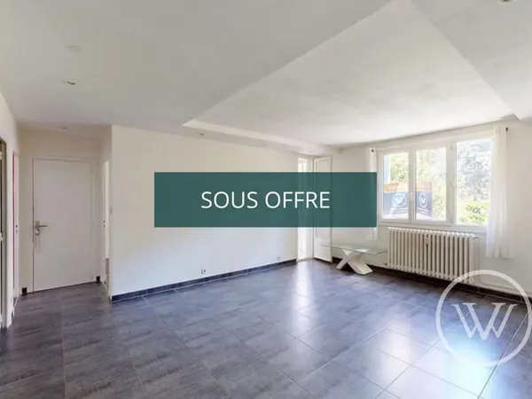 Appartement T3 de 59,07m² avec balcon et cave, Châteauvert