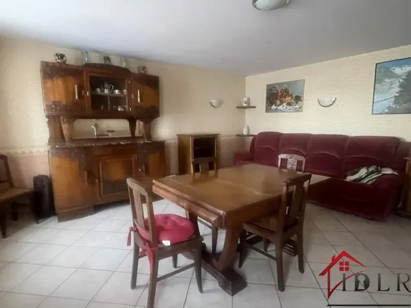 Maison T5 122 m2 Terrain 1 135 m2 + dépendances
