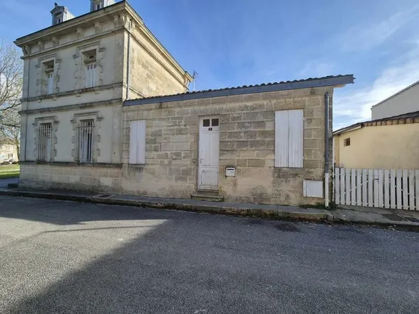 Maison à étage avec terrain sur la commune de Saint-Julien
