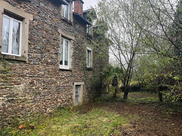 Maison en pierre de 12 pièces principales
