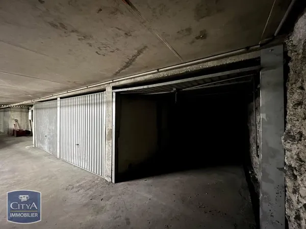 Garage/Parking