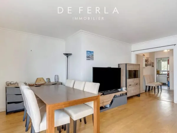 Grand 2 pièces lumineux de 58 m² avec balcon, au calme - Paris 15e