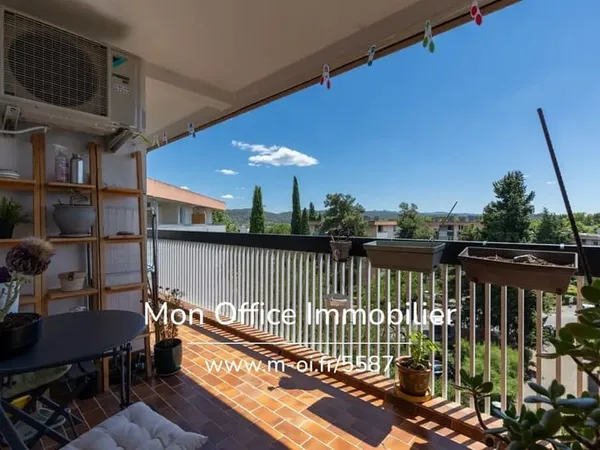 Référence : 5587-NAM - Appartement T3 rénové avec terrasse