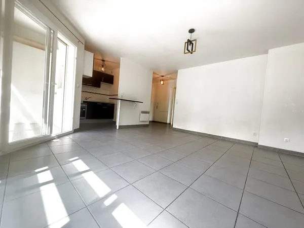 Appartement F2 avec terrasse à Clermont-L'Hérault