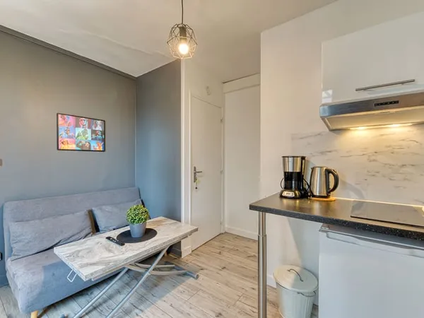 A LOUER - F2 MEUBLE - CENTRE VILLE ROUEN - TOUT COMPRIS