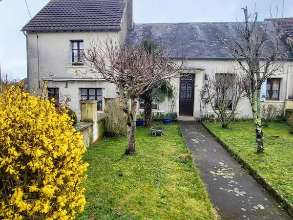A vendre Maison 6 pièces 158m2 grand jardin à Parnac (Indre)