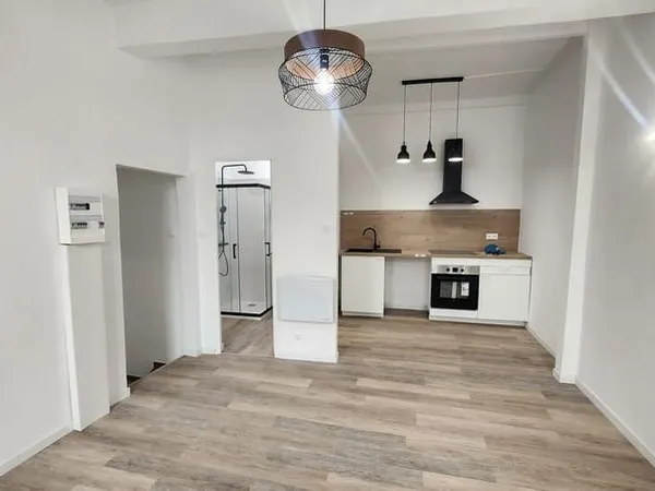 LA CIOTAT IL REVIENT A LA VENTE APPARTEMENT T1 Bis proche