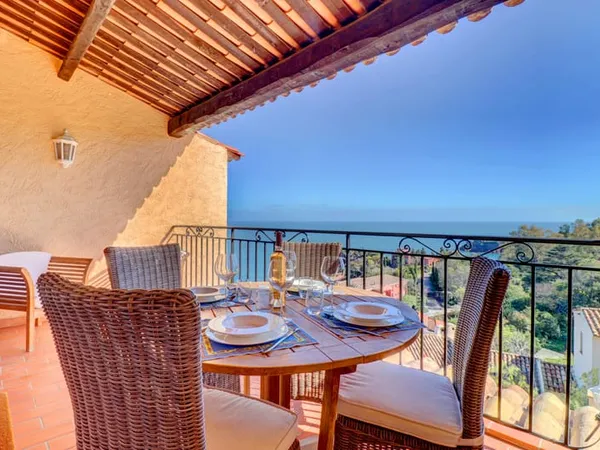 Duplex 78.3 m2 vue mer panoramique à deux pas de plage La Fi