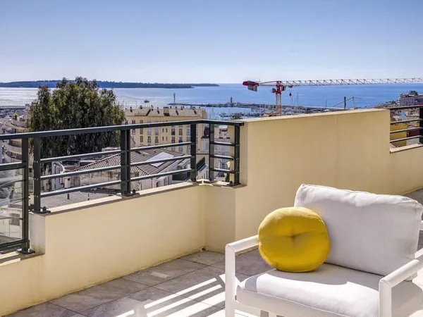 RARE Toit terrasse vue mer à 400 m du port de Cannes
