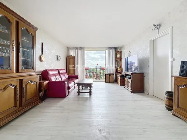 APPARTEMENT - T4 - 2 CHAMBRES - PLACE COLBERT - MONT SAINT AIGNAN