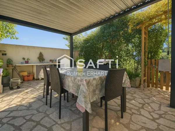 Maison 130 m2 4 pièces avec piscine et terrasses