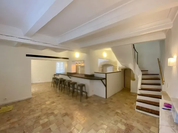 MAISON DE VILLAGE (250m2)/ 2 T3 INDEPENDANT / 84360 LAURIS