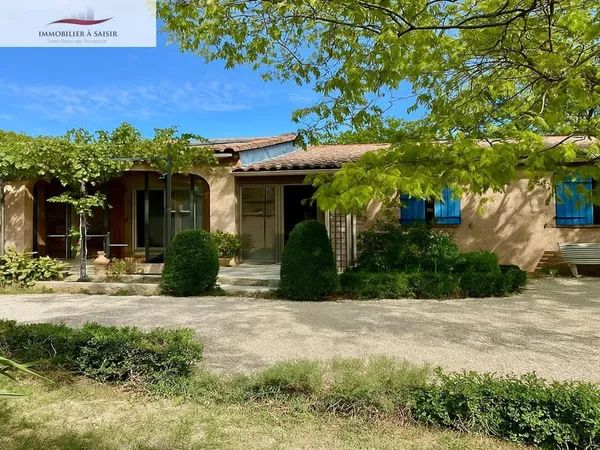 VILLA de Plain-pied, jardin à