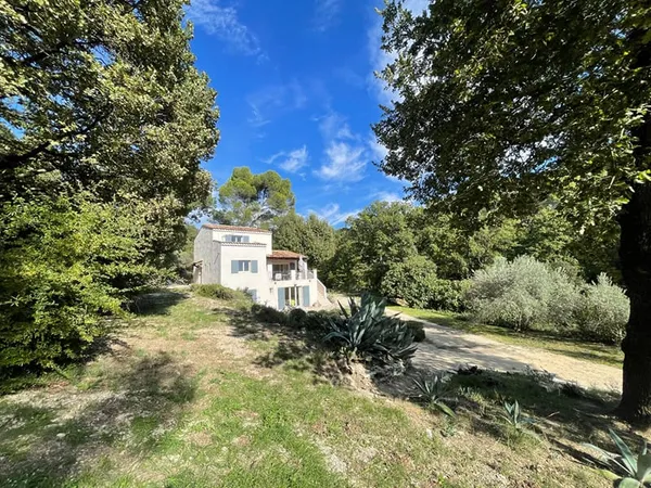 Eguilles - Maison 150m² sur beau terrain arboré de 6 300m²