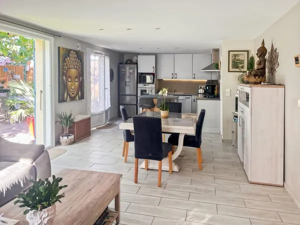 Vente villa de plain-pied à Marseillan avec jardin méditerranéen