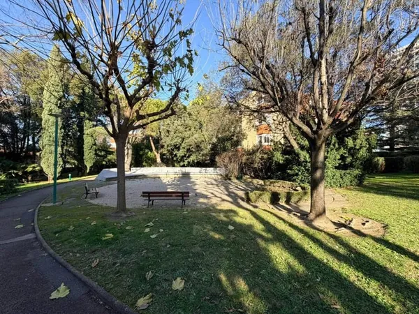 appartement 4-5 pièces 110 m² dans résidence fermée avec espaces verts
