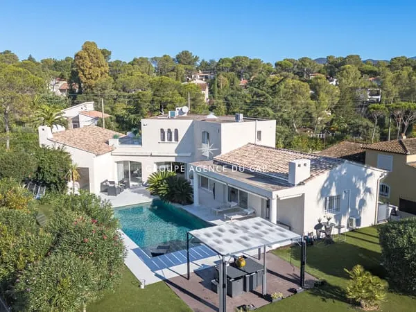 VILLA SAINT RAPHAEL VALESCURE PISCINE